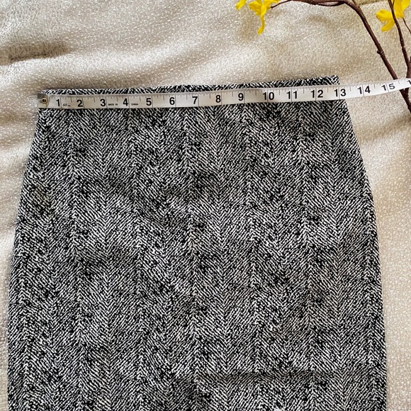 EXPRESS High Waisted Jacquard Pencil Skirt - Picture 4 of 8